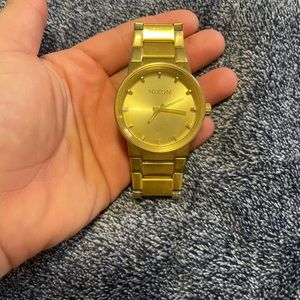 Gold Nixon